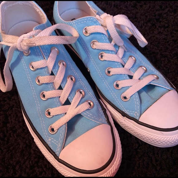 Blue Converse - Picture 1 of 4